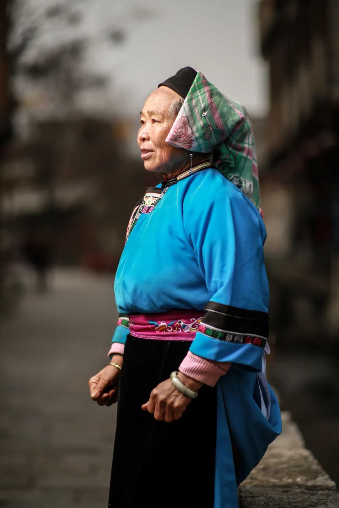 怎样才能了解中国真正的历史,怎么从头到尾了解中国的所有历史