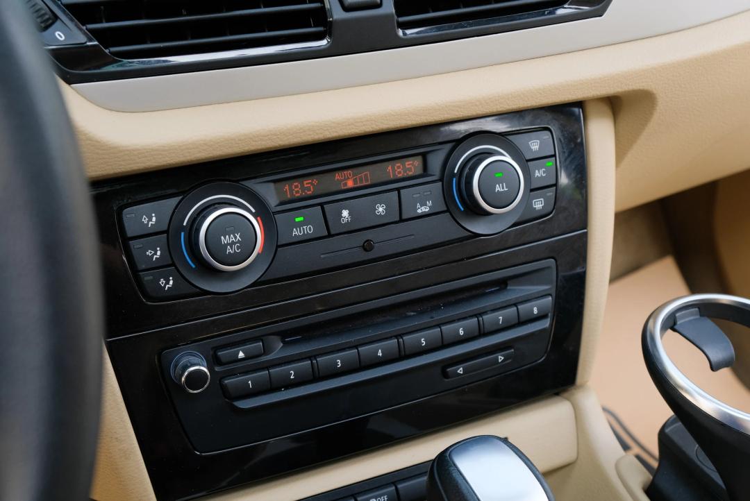 买宝马x1二手车1万左右,9万二手宝马x1m运动