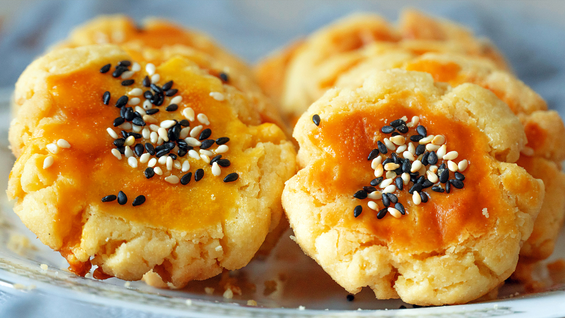 面粉这样做酸甜可口出锅瞬间抢光,面粉的独特做法每一口都酥掉渣