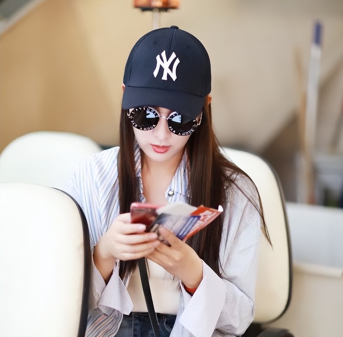 gucci是什么品牌眼镜,gucci眼镜有款红边框的眼镜