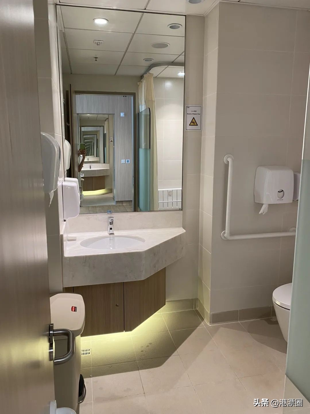 在香港生病住院不花钱么,在香港住院是免费吗