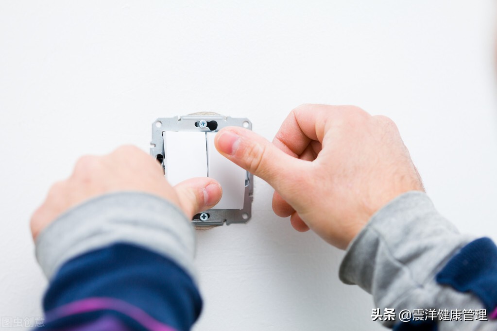 荷尔蒙紊乱要怎么治疗,很累精神紧绷睡不着