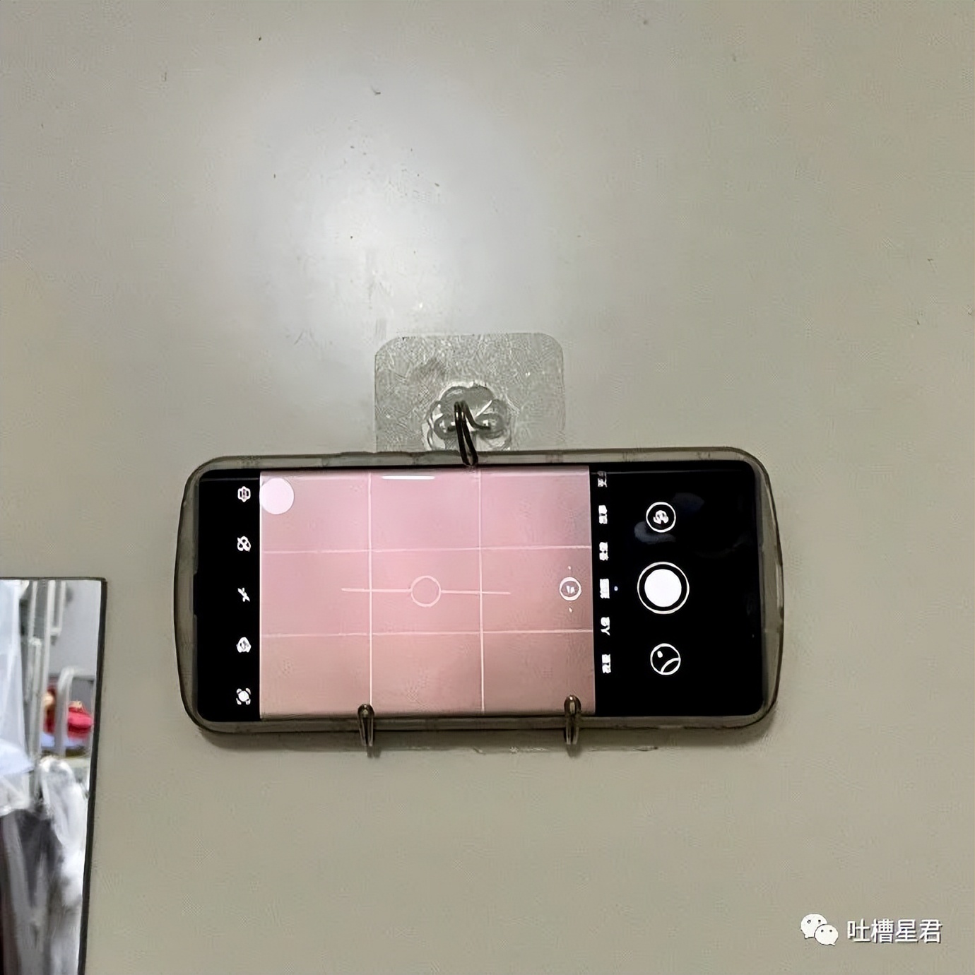 女友穿吊带裙男朋友的反应,女友买了新裙子