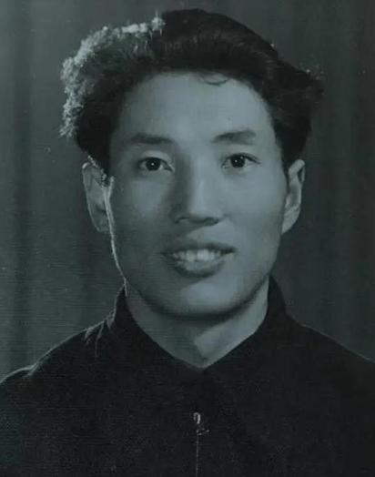 国产电影青松岭全剧,电影青松岭为什么有两个版本