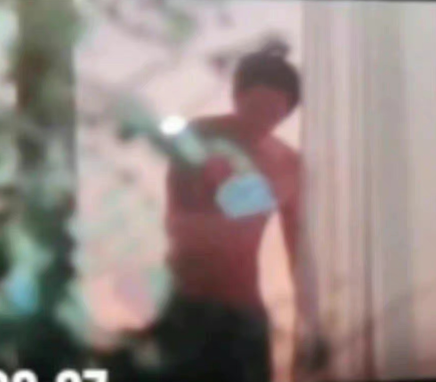 曝鹿晗关晓彤感情出问题，狗仔晒男星酒店亲密照，内涵鹿晗虞书欣