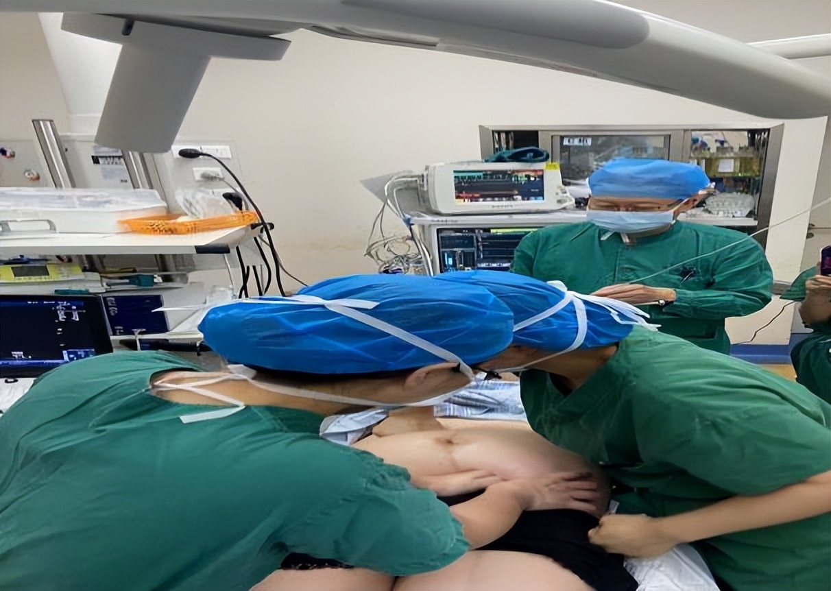 宜宾首例！“臀位”变“头位”，华西宜宾医院成功开展徒手臀位外倒转术