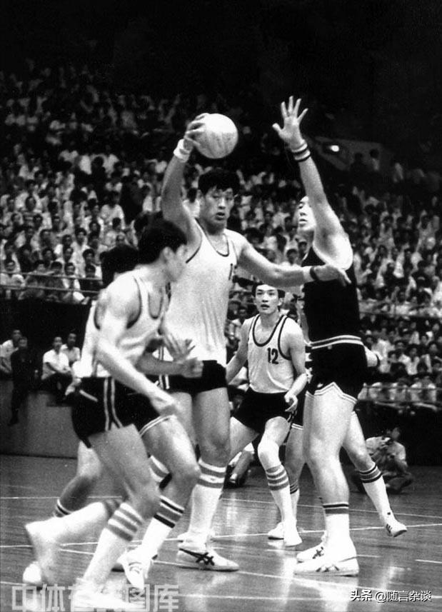 中国男篮史上五大中锋,男篮四大神锋排名