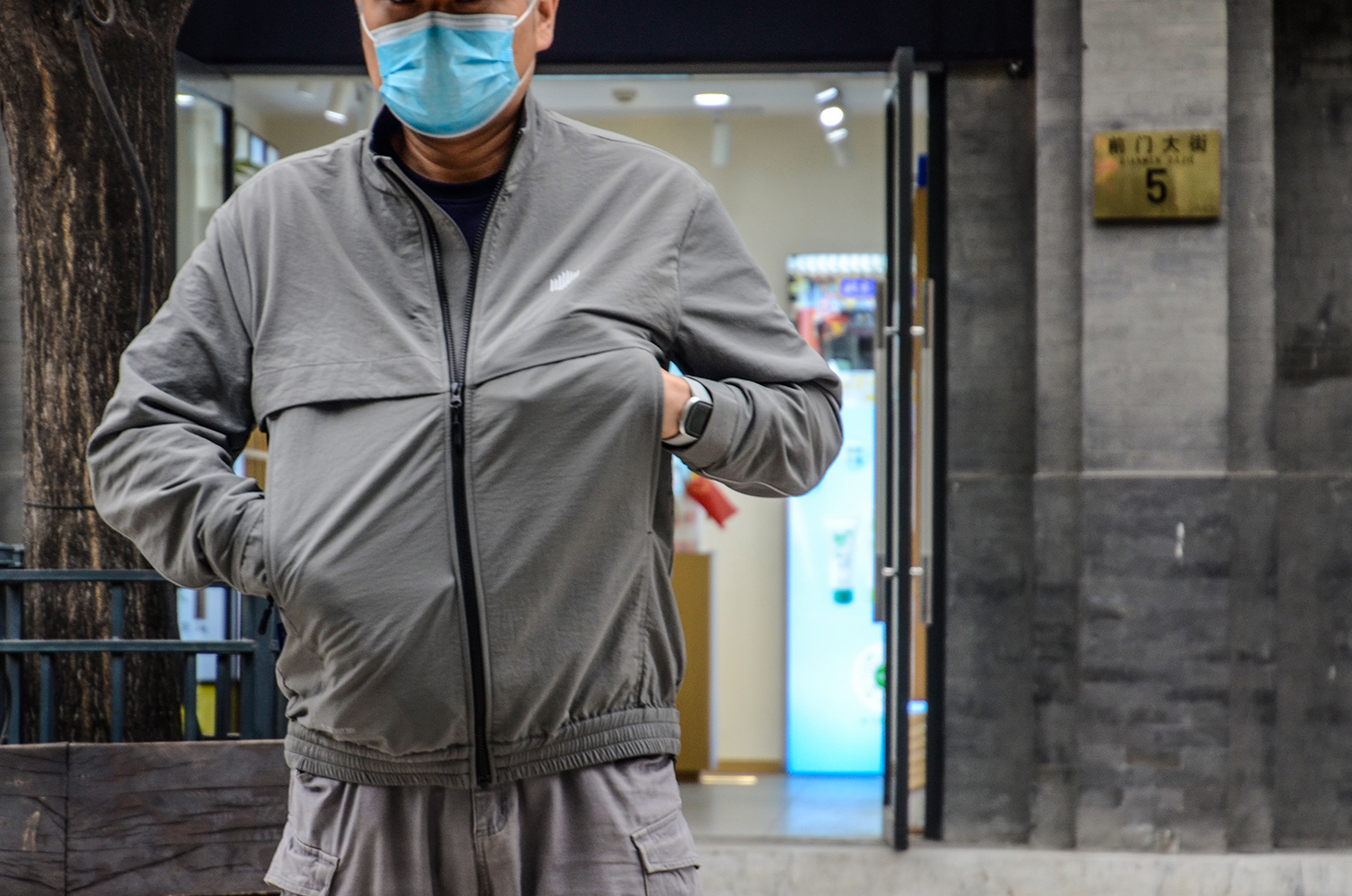 冷风、湿热、油污、真菌统统被吸走：单导黑洞夹克