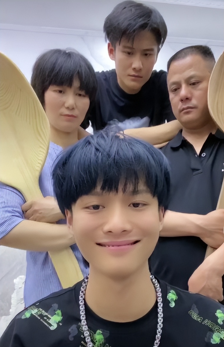 砸1亿买楼、名下多家公司…疯狂小杨哥的资产到底有多惊人?