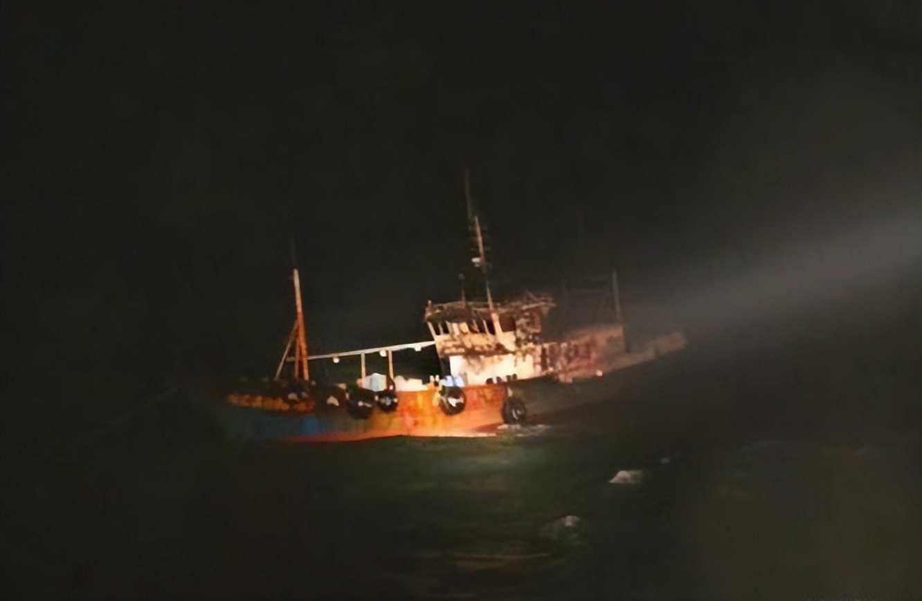 我国海域惊现神秘豪华游轮,诡异的长江游轮沉船事件