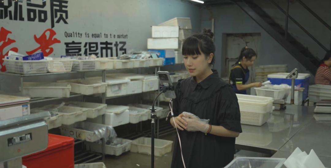 80后小夫妻直播4小时卖出300单,90后小伙创业卖海鲜背后的辛酸