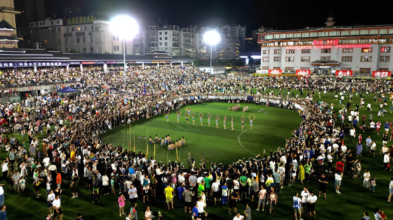 村超和中甲差别大吗,村超和国足哪个水平高