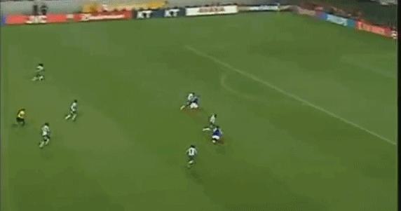 06年世界杯法国vs巴西齐达内,1998年法国世界杯齐达内一战称王