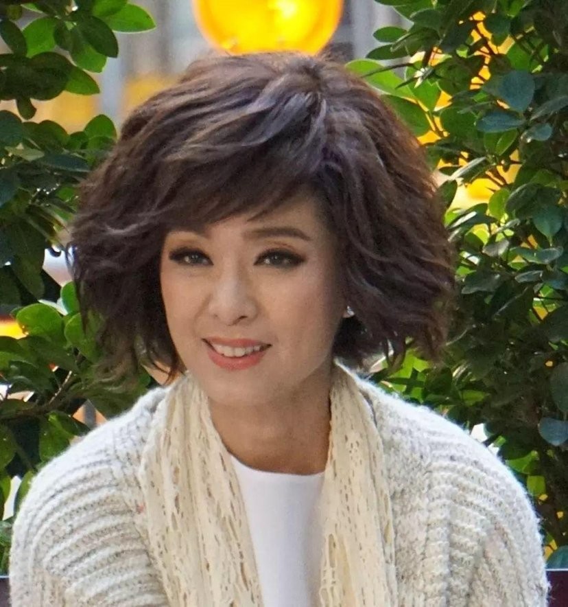 6位绝美女星个个伉俪情深：有为去世4年丈夫生女，有余生不再嫁