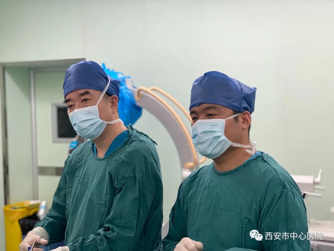 椎间孔镜治疗腰间盘突出视频,腰椎间盘突出做椎间孔镜腰胀痛