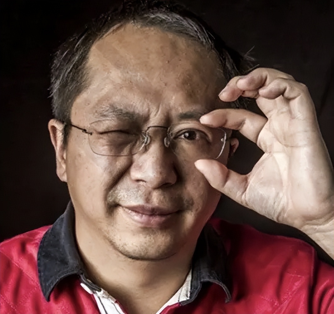 前脚90亿天价离婚,后脚53岁考上清华博士,这个男人还有什么后招