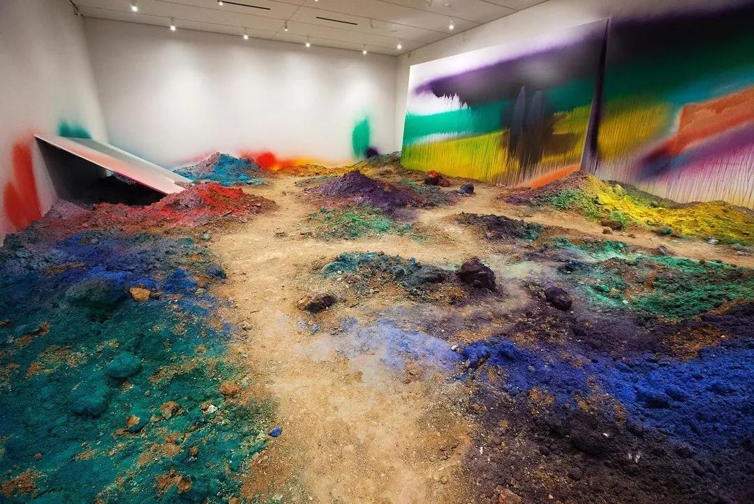 “垃圾创作”狂卖500万，网友忍不住群嘲：污染环境，这也叫艺术