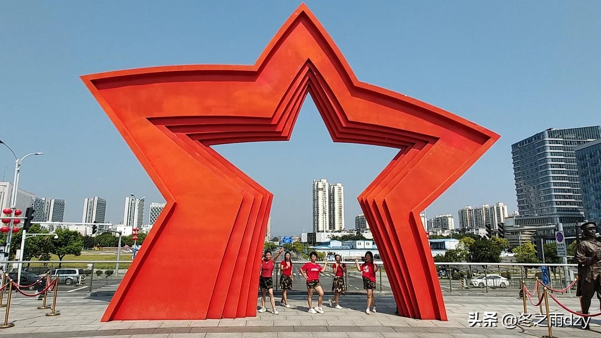 南昌舰主题园凤凰洲湿地公园,凤凰洲建军广场