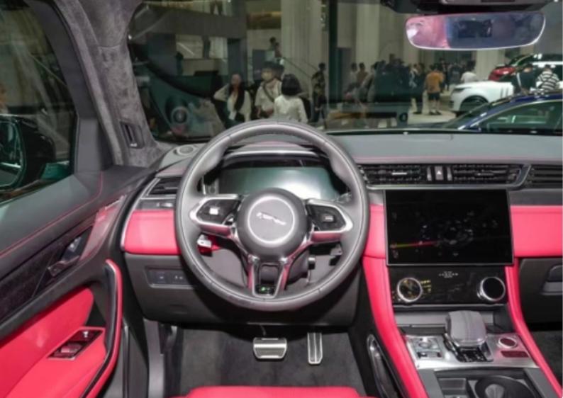 捷豹f-type没有运动排气,满满的科技感全新捷豹f-type