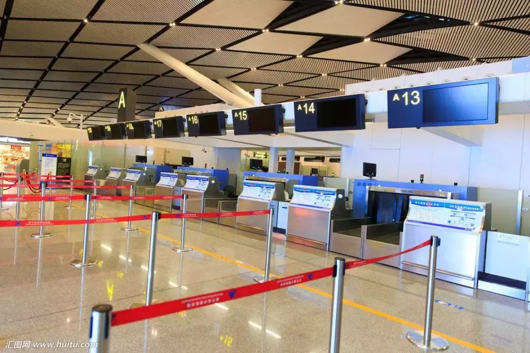 网上预订的机票怎么登机,在网上订机票去机场怎么拿票