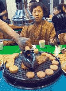 走路走累了坐下歇歇,走路累了继续走就不累了