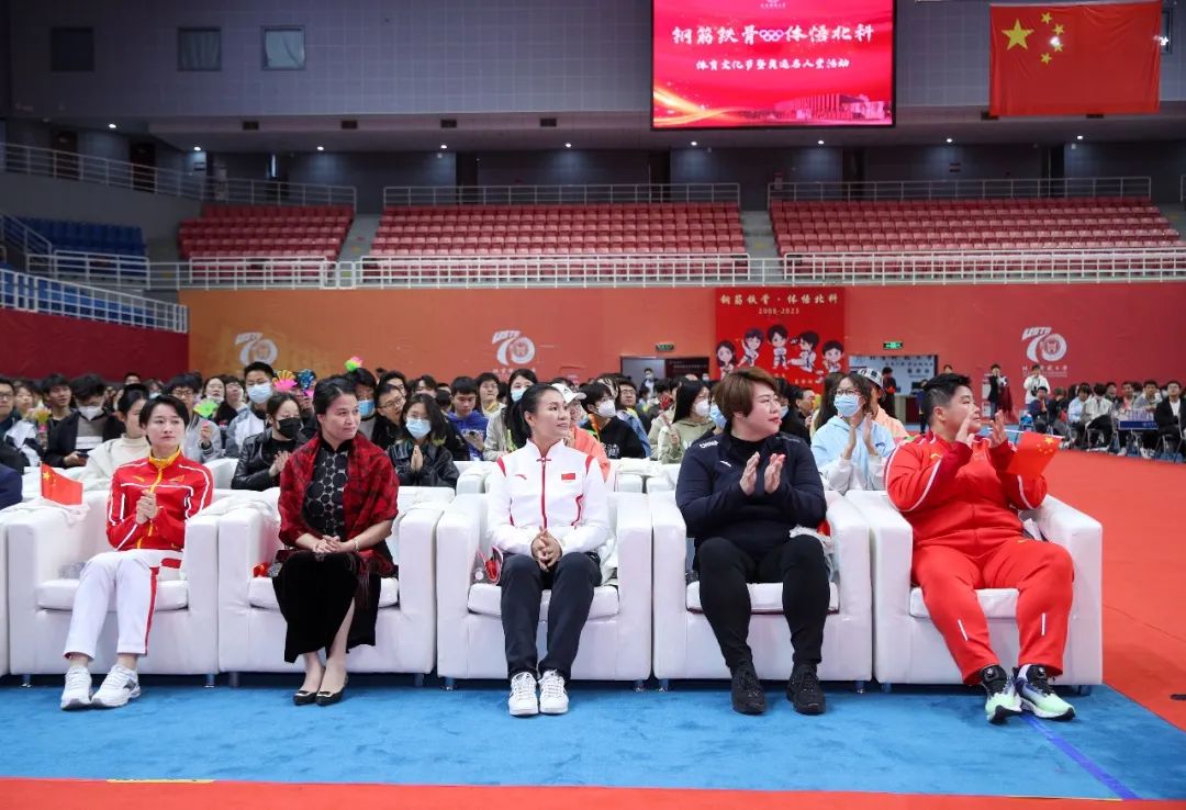 五位奥运冠军抢金牌,2021奥运冠军走进人民大会堂