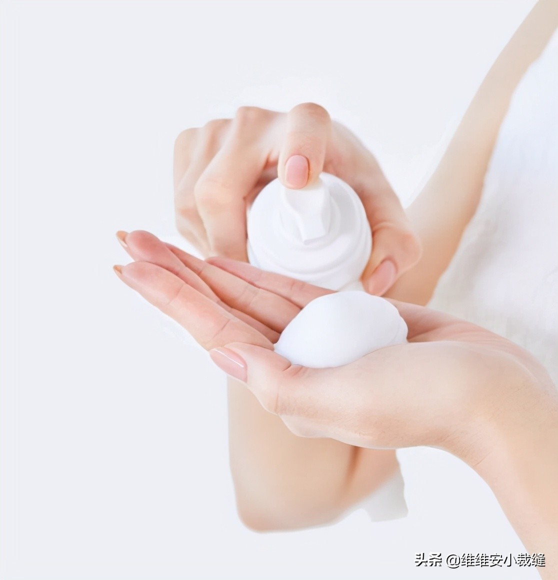 44岁石井美保凭“逆龄生长”登上热搜，雪白美肌离不开护肤小秘诀