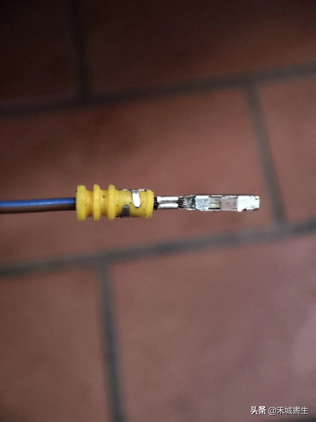 奔驰线束插头怎么拔,奔驰各个线束插头讲解