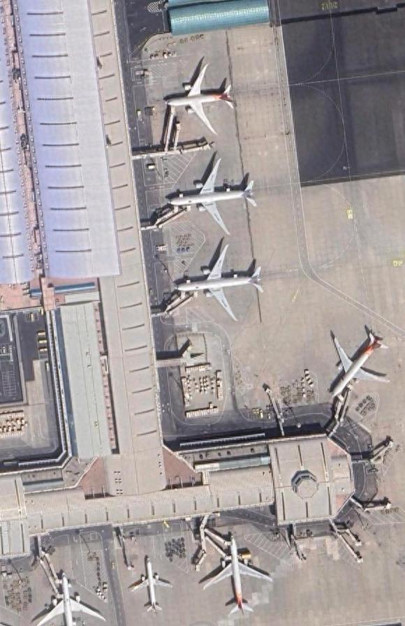 在9月15日10点07分，北京飞机飞往台北航班到达浙江台州上空，