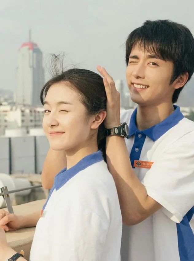 张新成李兰迪泰国正面照,李兰迪张新成泰国同游