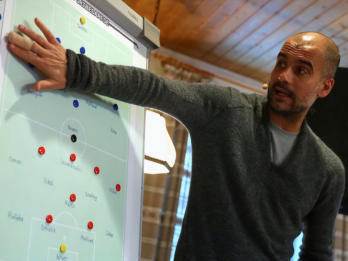 瓜迪奥拉兵谏事件,瓜迪奥拉头撞破