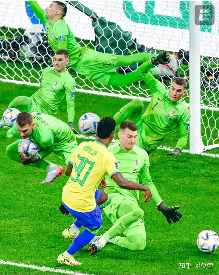 巴西足球怎么没入八强,巴西队再度无缘4强