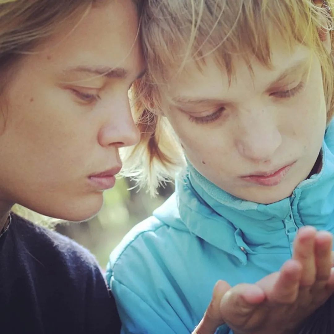 身价200亿LV太子妃找回失散多年的亲妹！网友傻眼：还缺妹妹吗？