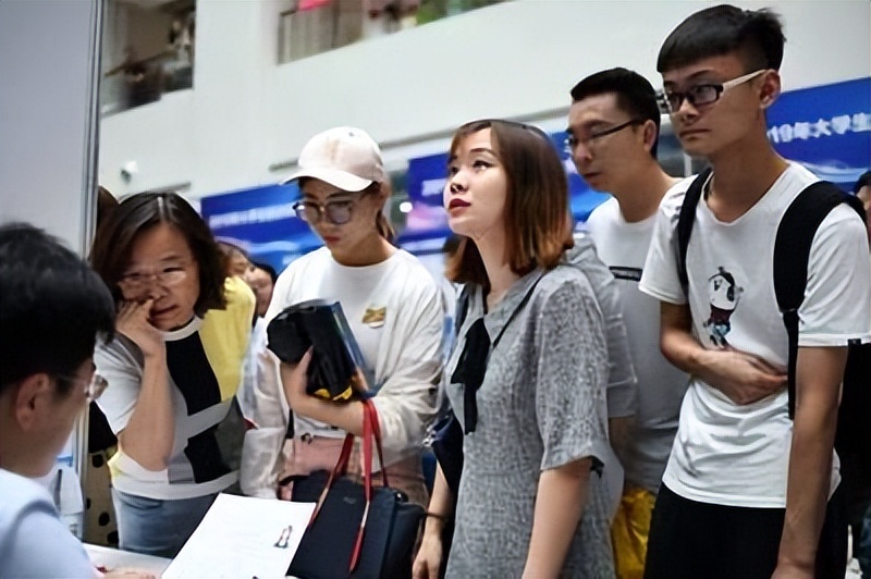 大学校园出现“秘密交易”，以下几种情况要注意了，容易毁了自己