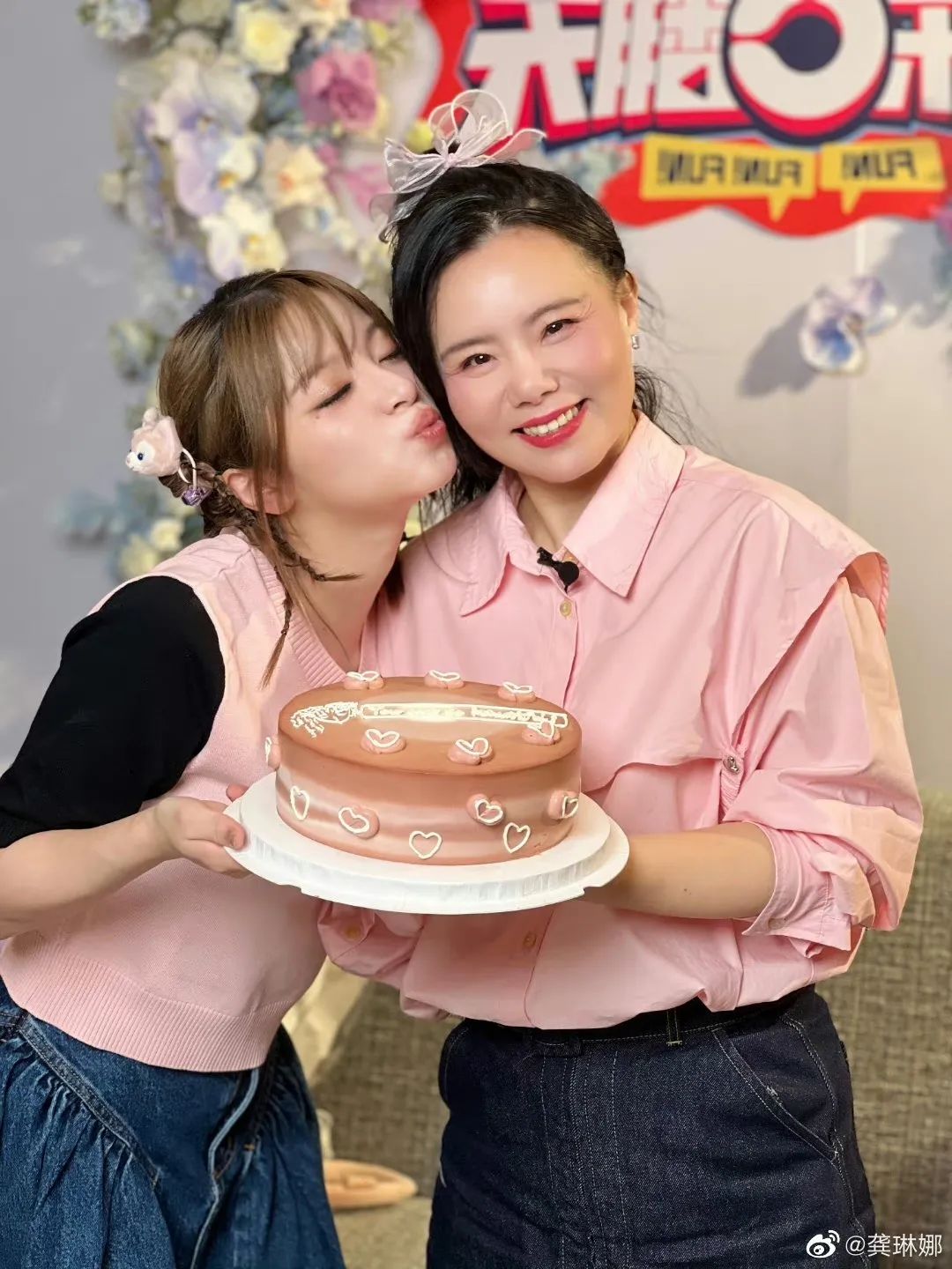 龚琳娜状态,龚琳娜裙子