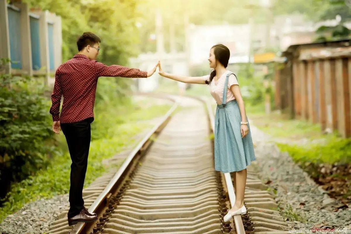 感情一旦出现裂缝就再也回不去了,当感情出现裂痕时你该怎样修补