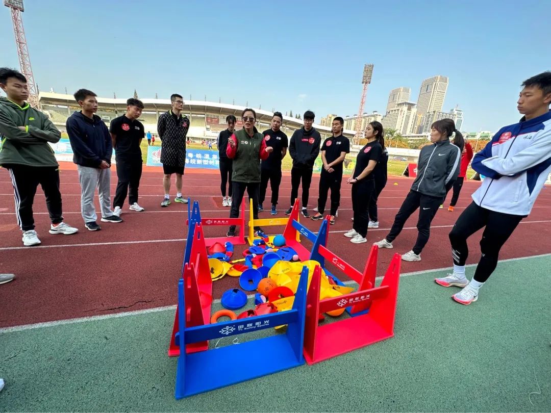 中国田径协会教练员学习哪些内容,中国田径协会e级教练考核内容