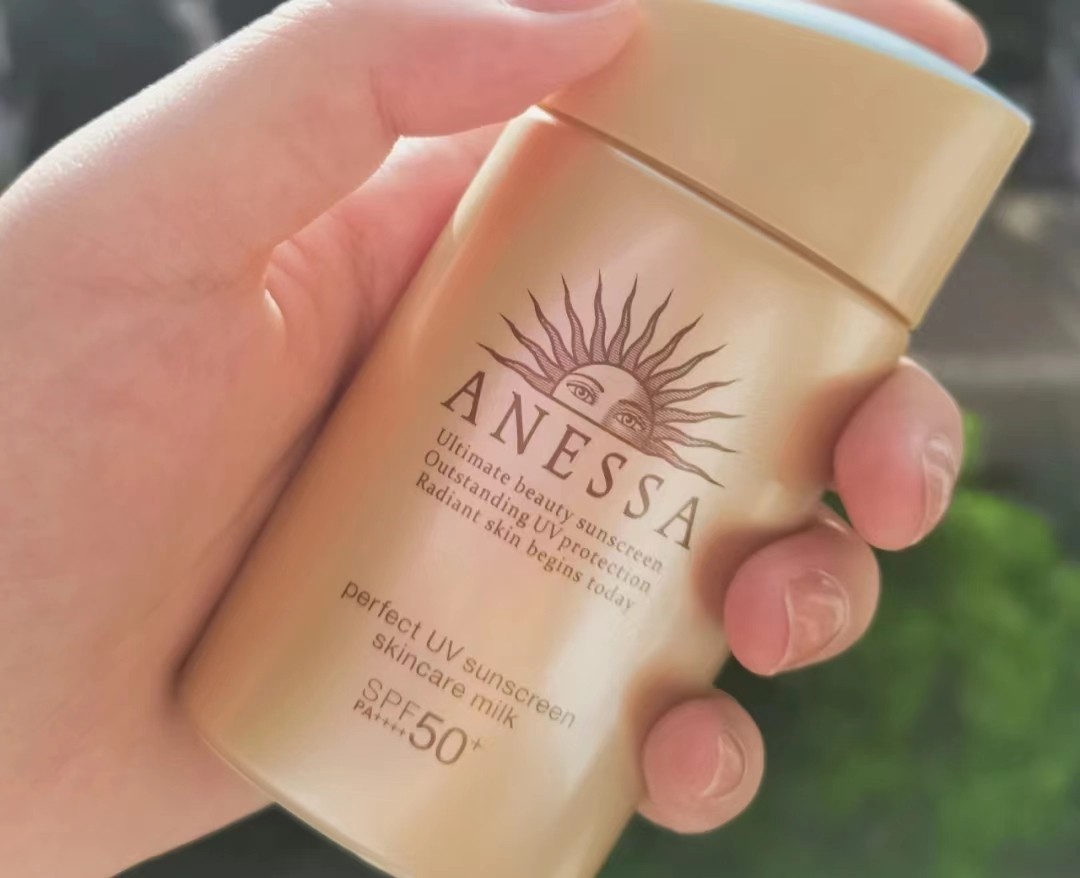 防晒霜推荐排行榜兰蔻防晒,兰蔻防晒霜与安耐晒防晒霜哪个好