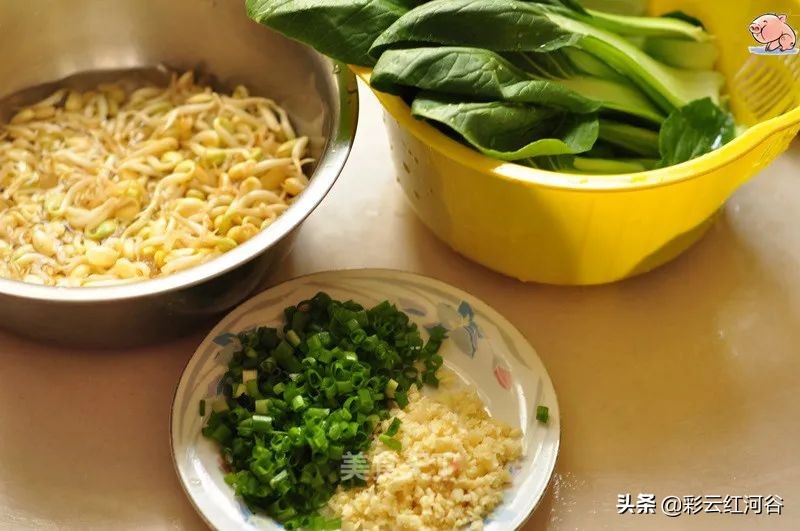 油泼面家常做法,油泼面怎么和面