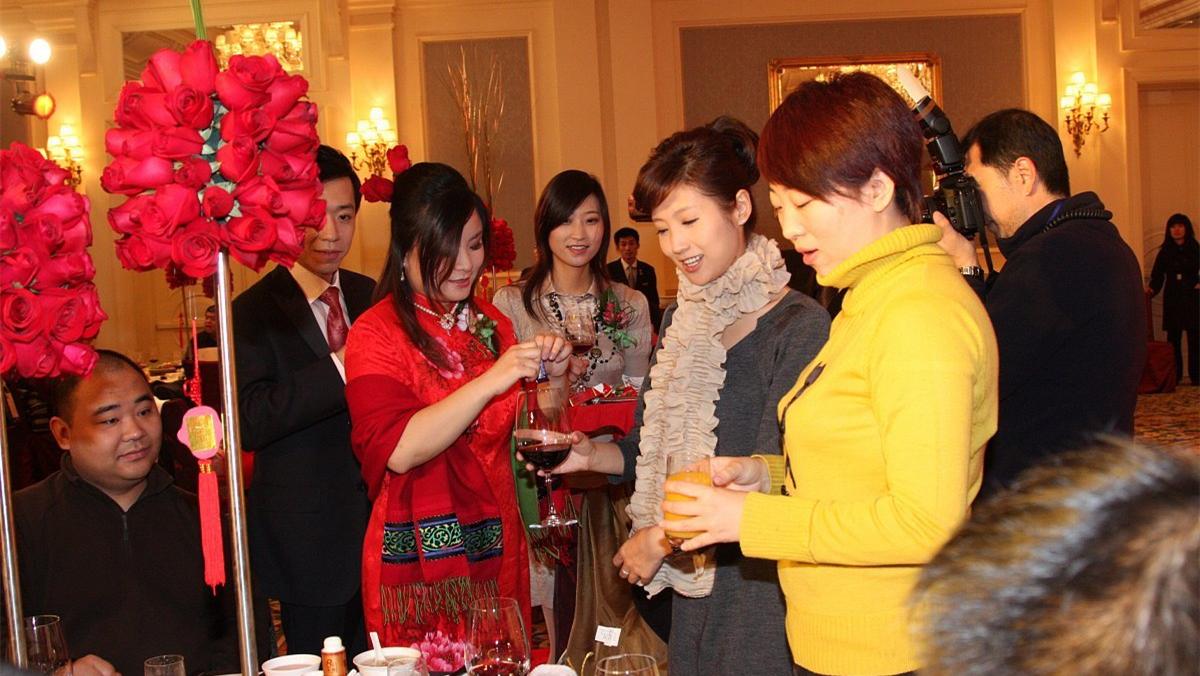 儿子娶媳妇该不该告诉公婆,儿子娶儿媳妇妈妈怎么看待