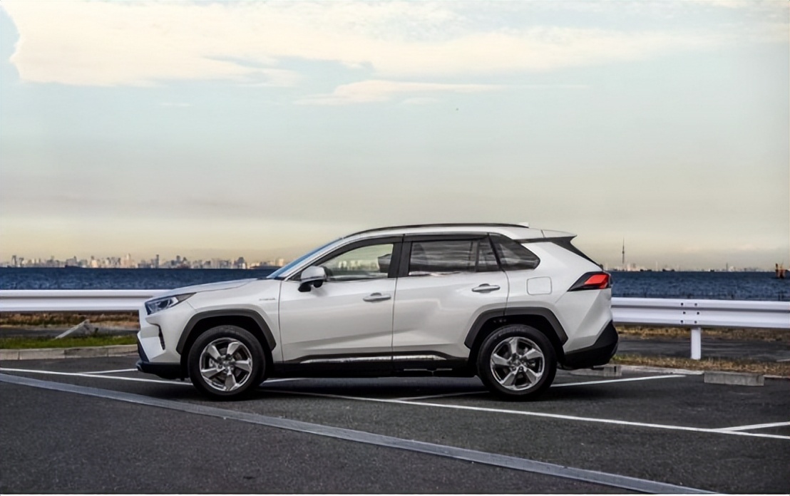 rav4荣放2023款四驱越野测试,2023款荣放rav4双擎混动