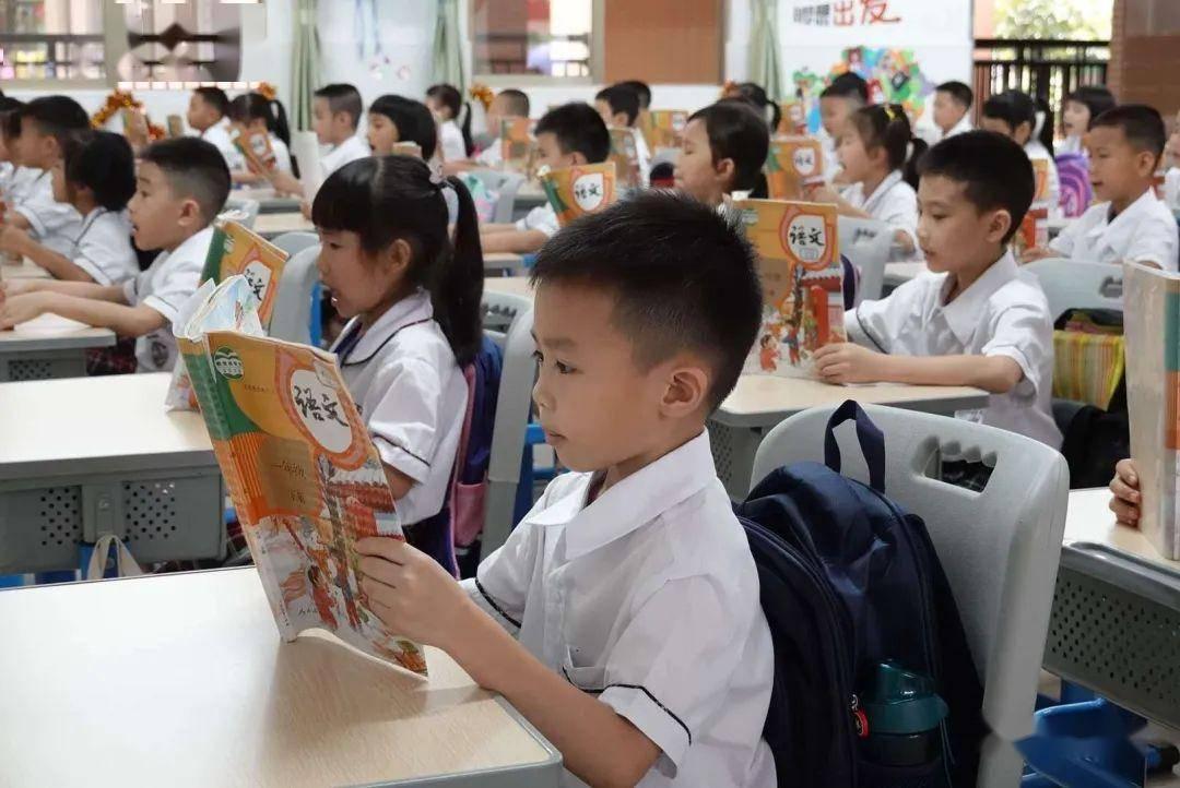 全员“子轩”刚成过去式，新名字又来了，网友为老师感到担忧！