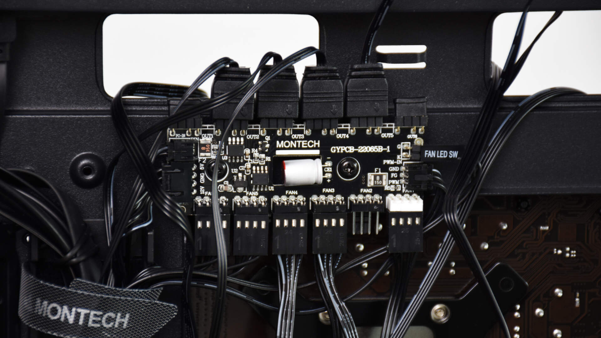 montechskytwo机箱在哪买,montechskytwo机箱需要几个风扇