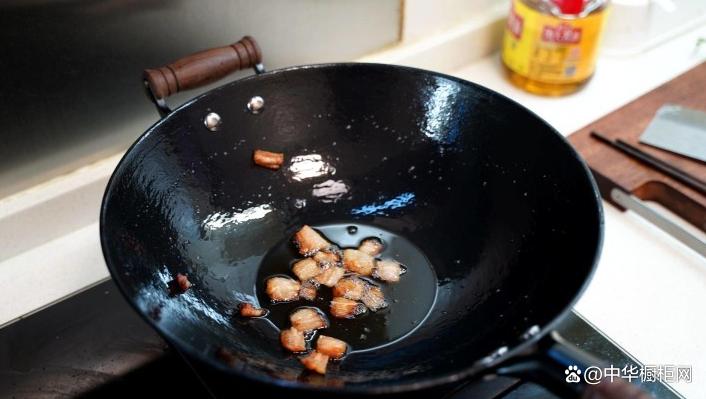 熟铁锅好用还是生铁锅好,生铁锅和熟铁锅到底哪个好用