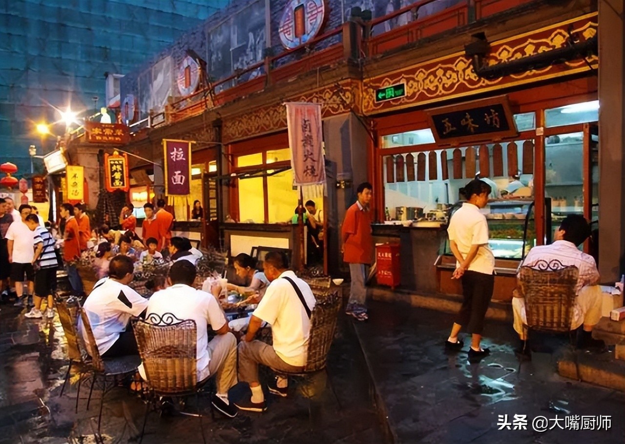 国内值得推荐的四条美食街,4条美食街专坑外地人劝你也别去