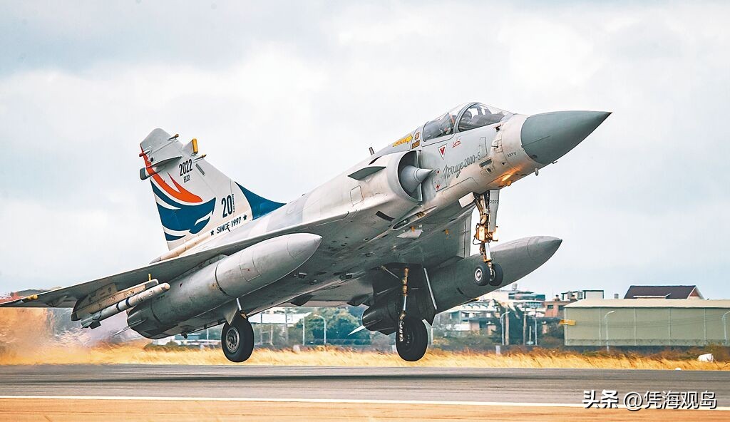 空军战斗机飞行员月薪,台军飞行员月薪