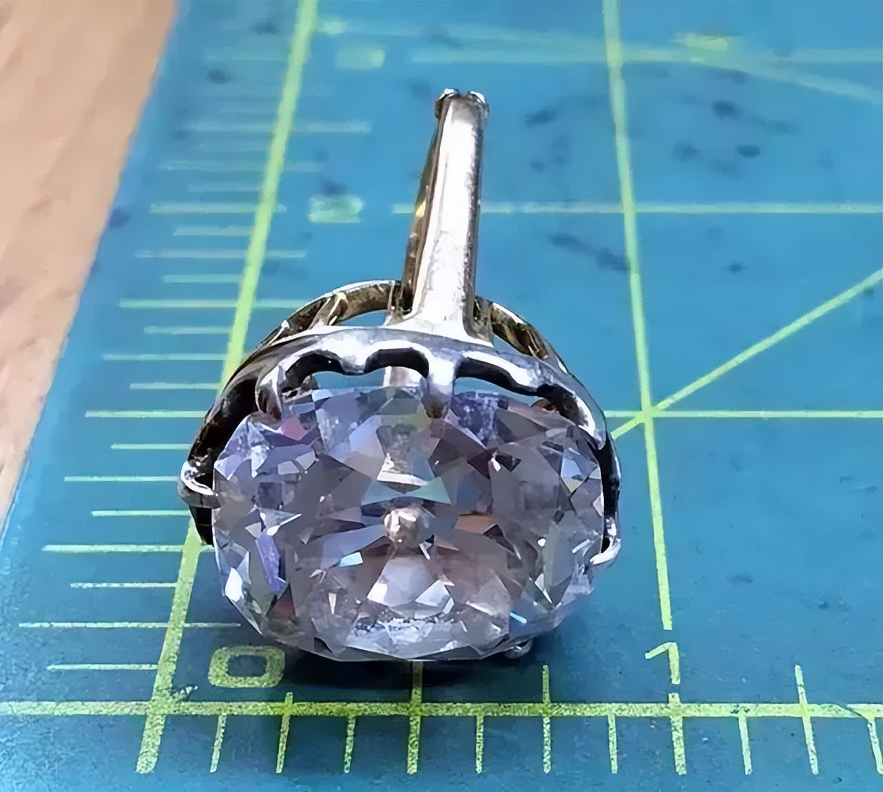 87块买的戒指竟然拍卖出575万,最值钱的戒指拍卖