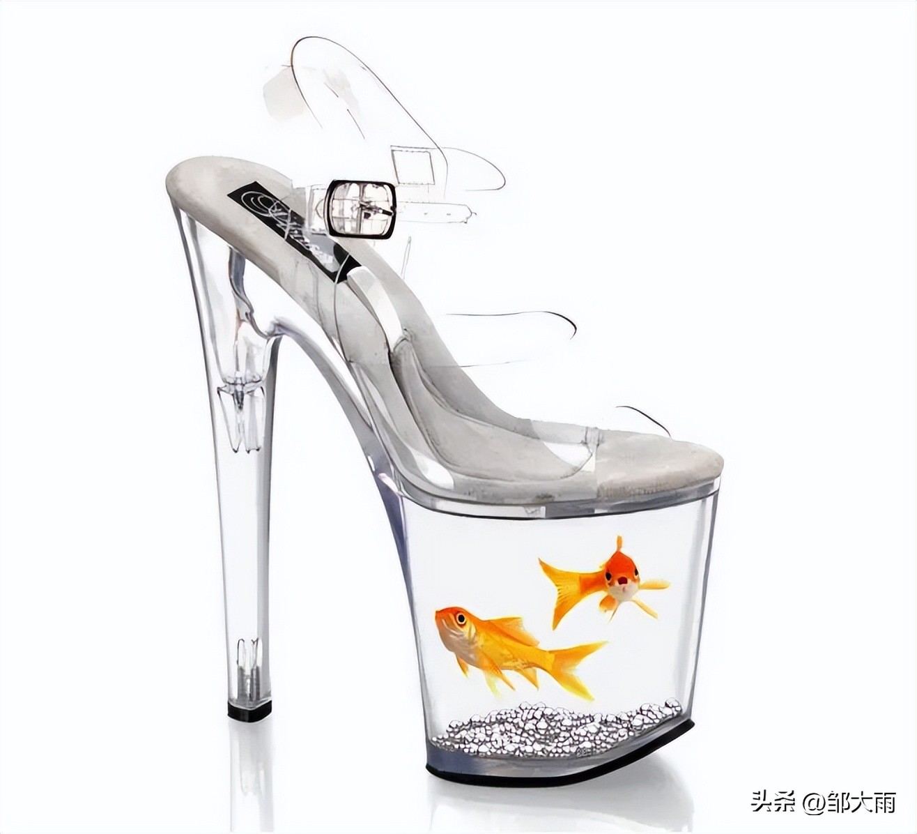 跨界时尚到底多奇葩？盘点18双史上最怪异鞋合集，网友：离谱到家