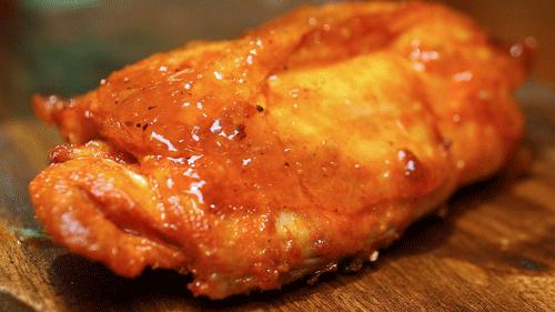 丹霞庄出现一个奇怪阿叔，一万块的店租竟卖起一元一只大鸡腿