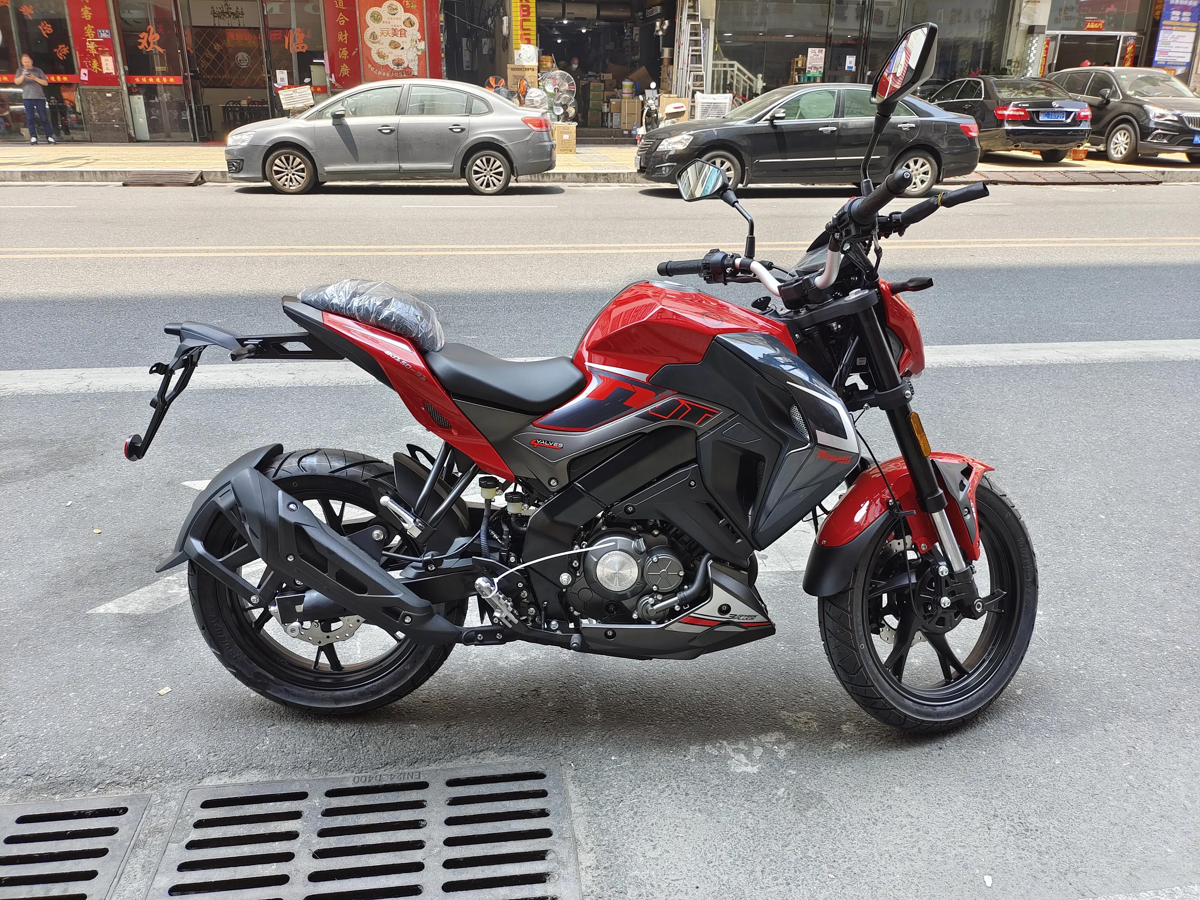 22年贝纳利小迅龙150白色,22款贝纳利150小迅龙属于什么车